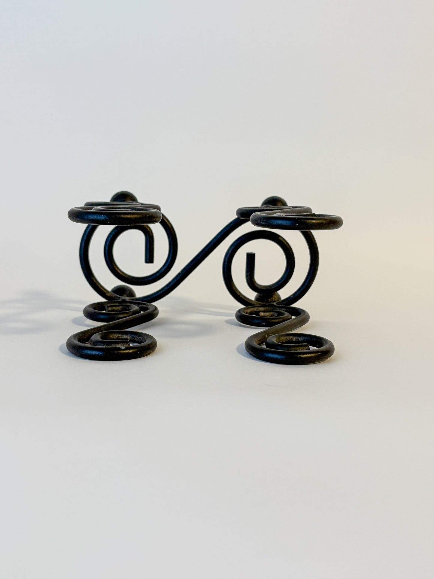 iron swirl napkin holder