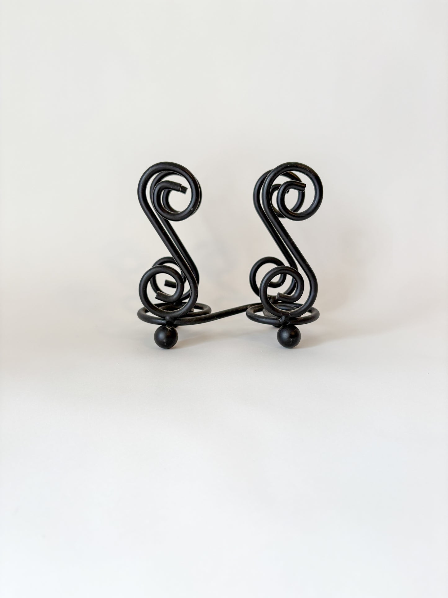 iron swirl napkin holder