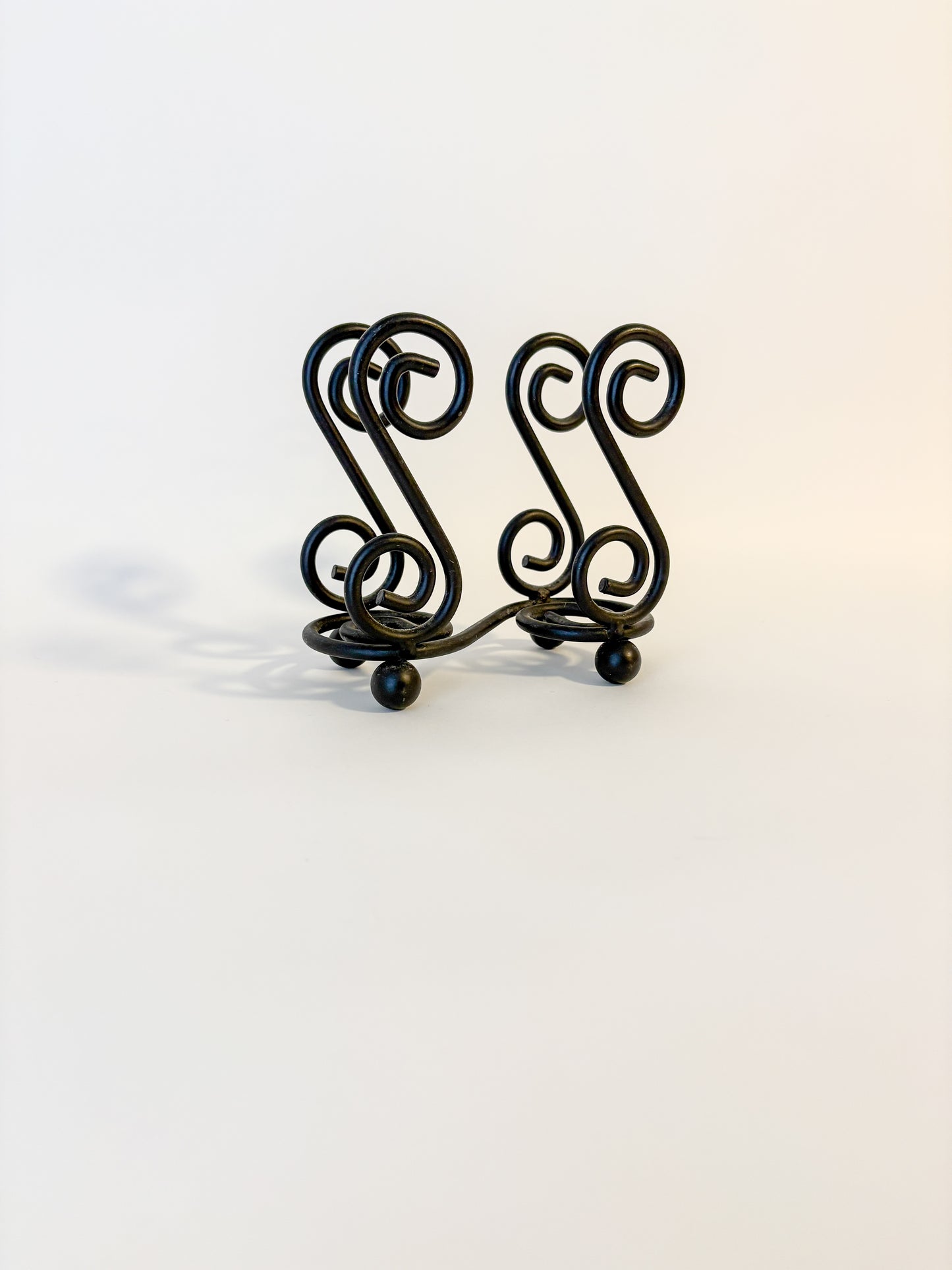 iron swirl napkin holder