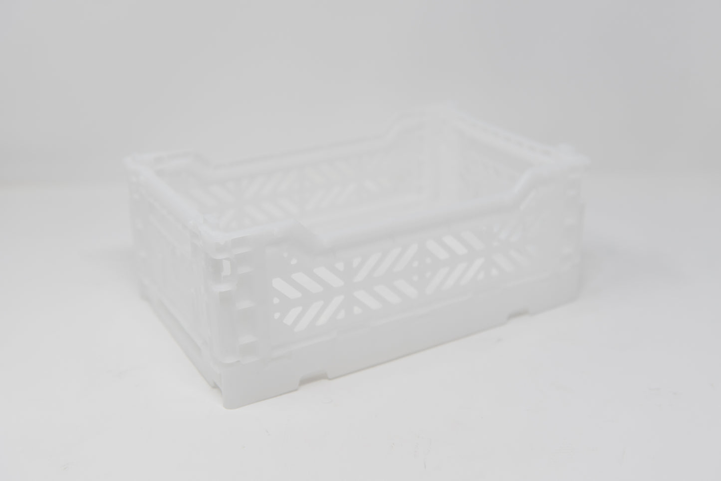 mini crate: white